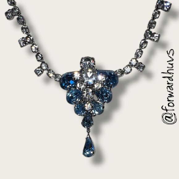 Vintage Mid-Century Rhinestone Necklace – Floral Cluster with Teardrop Pendant - Picture 3 of 11